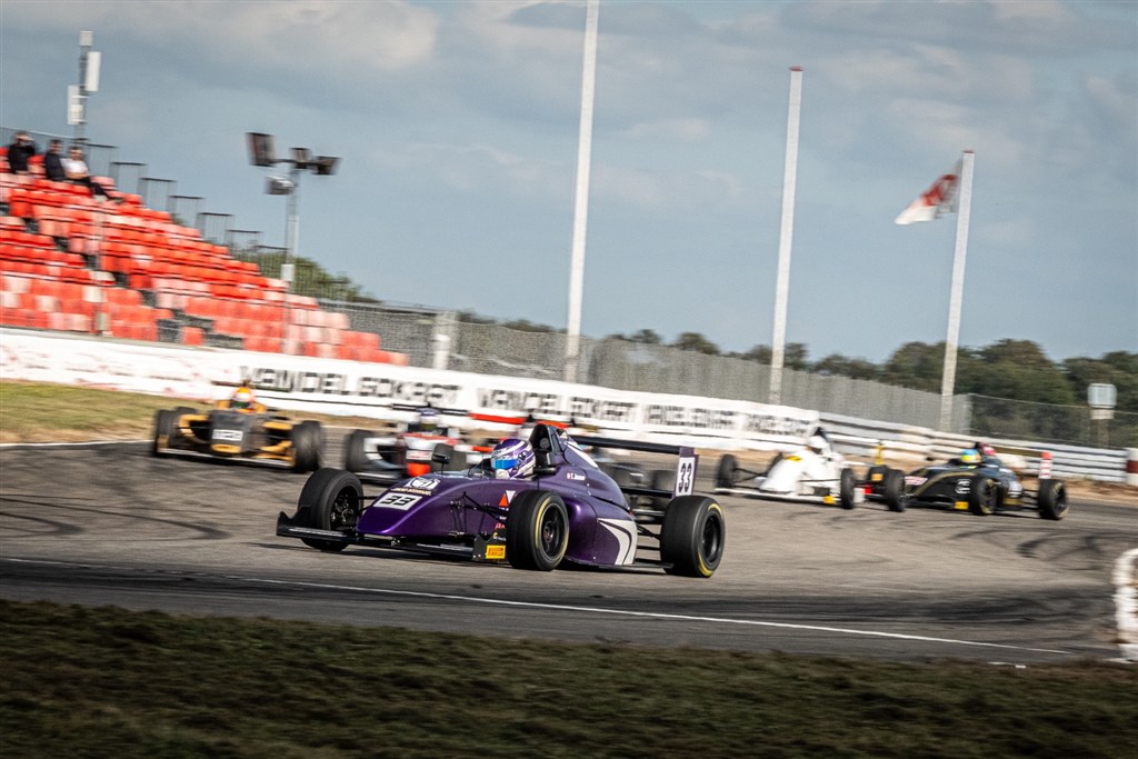 Alle gode gange tre: Theodor Jensen tog tredobbelt sejr ved Night Race
(Foto: Grippo)